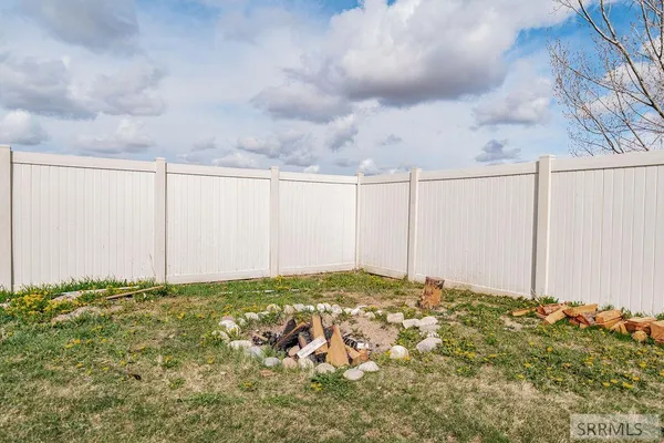 $544,000 | 11121 North 40 E Idaho Falls, Idaho Falls, ID 83401