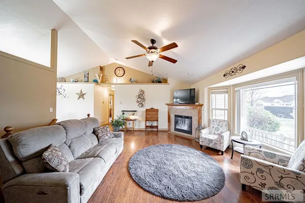 $544,000 | 11121 North 40 E Idaho Falls, Idaho Falls, ID 83401
