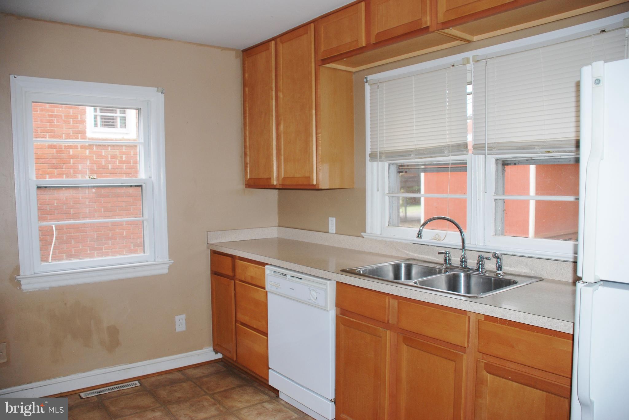 1002 North E St Extension Culpeper, VA 22701 - Photo 8 of 36 Kitchen