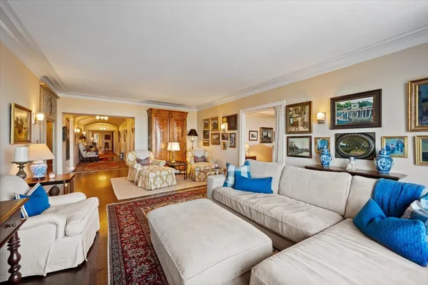 $6,900 | 2130 North Lincoln Park West, Unit 9N, Chicago, IL 60614