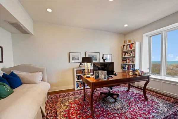 $6,900 | 2130 North Lincoln Park West, Unit 9N, Chicago, IL 60614