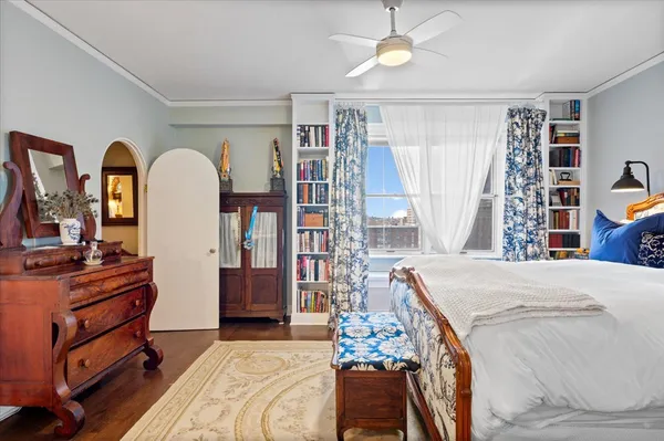 $6,900 | 2130 North Lincoln Park West, Unit 9N, Chicago, IL 60614