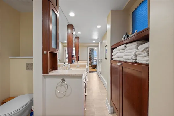 $6,900 | 2130 North Lincoln Park West, Unit 9N, Chicago, IL 60614