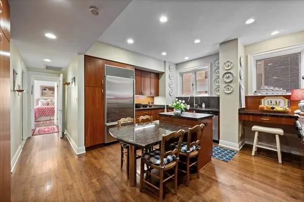 $6,900 | 2130 North Lincoln Park West, Unit 9N, Chicago, IL 60614