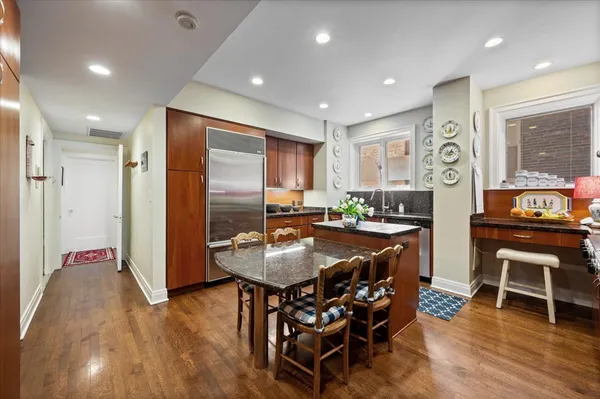 $6,900 | 2130 North Lincoln Park West, Unit 9N, Chicago, IL 60614