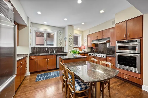 $6,900 | 2130 North Lincoln Park West, Unit 9N, Chicago, IL 60614