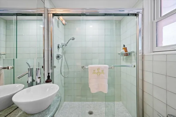 $6,900 | 2130 North Lincoln Park West, Unit 9N, Chicago, IL 60614