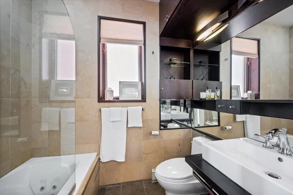 $6,900 | 2130 North Lincoln Park West, Unit 9N, Chicago, IL 60614