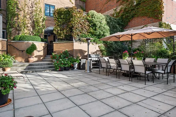 $6,900 | 2130 North Lincoln Park West, Unit 9N, Chicago, IL 60614