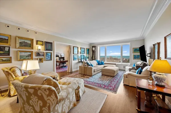 $6,900 | 2130 North Lincoln Park West, Unit 9N, Chicago, IL 60614