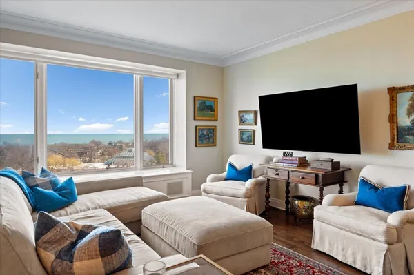 $6,900 | 2130 North Lincoln Park West, Unit 9N, Chicago, IL 60614