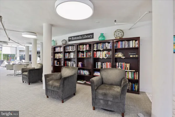 $450,000 | 8360 Greensboro Drive, Unit 806, McLean, VA 22102
