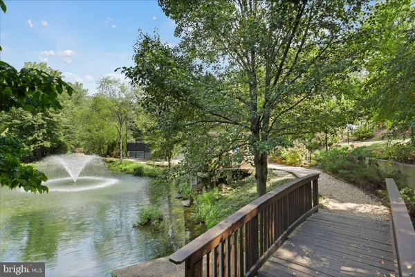 $450,000 | 8360 Greensboro Drive, Unit 806, McLean, VA 22102