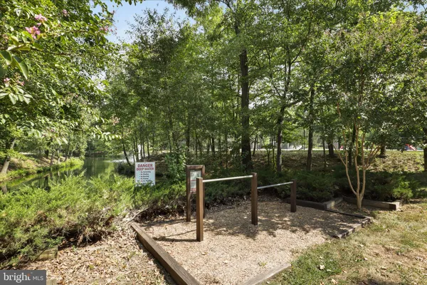 $450,000 | 8360 Greensboro Drive, Unit 806, McLean, VA 22102