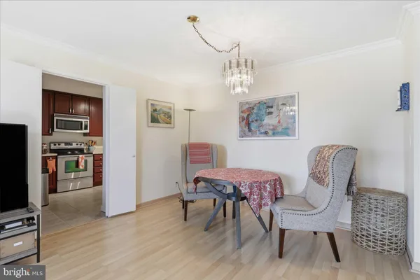 $450,000 | 8360 Greensboro Drive, Unit 806, McLean, VA 22102