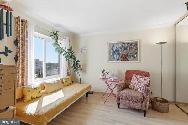 $450,000 | 8360 Greensboro Drive, Unit 806, McLean, VA 22102