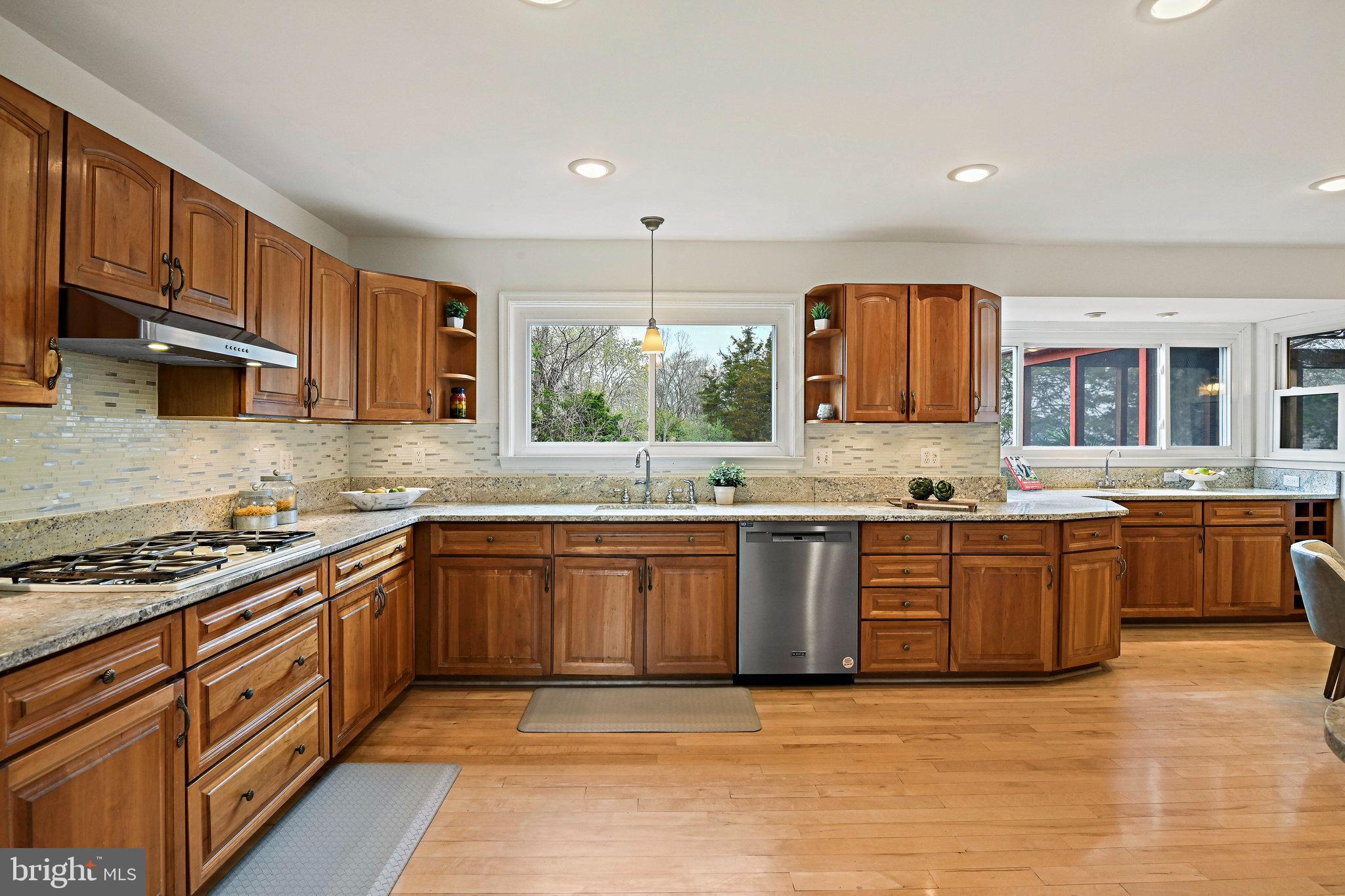 1144 Bandy Run Road Herndon, VA 20170 - Photo 11 of 47 Gallery Image 11