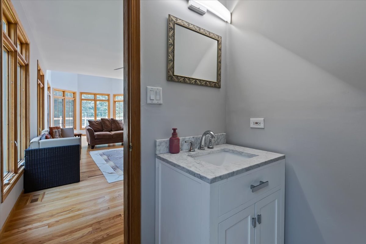 872 Rosedale Terrace Crete, IL 60417 - Photo 26 of 54 a view of a kitchen from a hallway