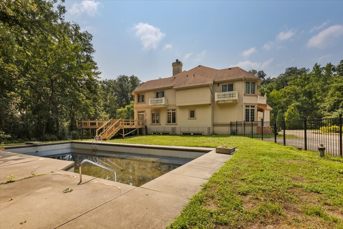 872 Rosedale Terrace Crete, IL 60417 - Photo 6 of 54 a view of a house with swimming pool and sitting area