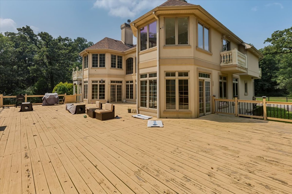 872 Rosedale Terrace Crete, IL 60417 - Photo 9 of 54 a view of a building with many windows