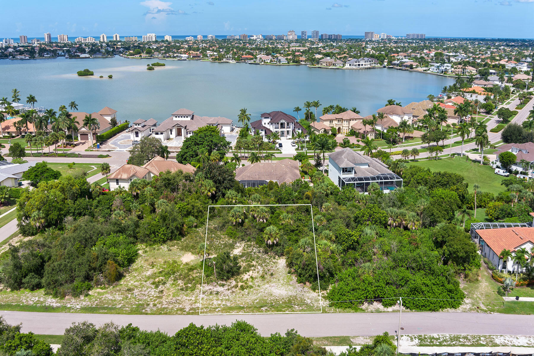 680 Inlet Drive Marco Island, FL 34145 - Photo 2 of 10 225071192a