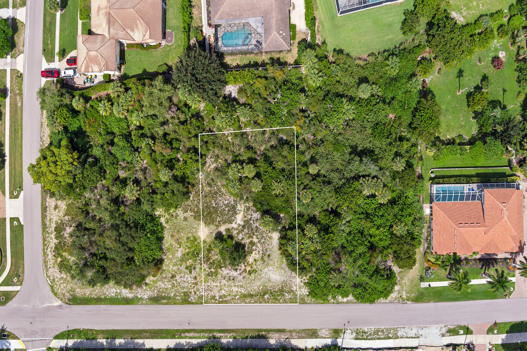 680 Inlet Drive Marco Island, FL 34145 - Photo 4 of 10 225071192b