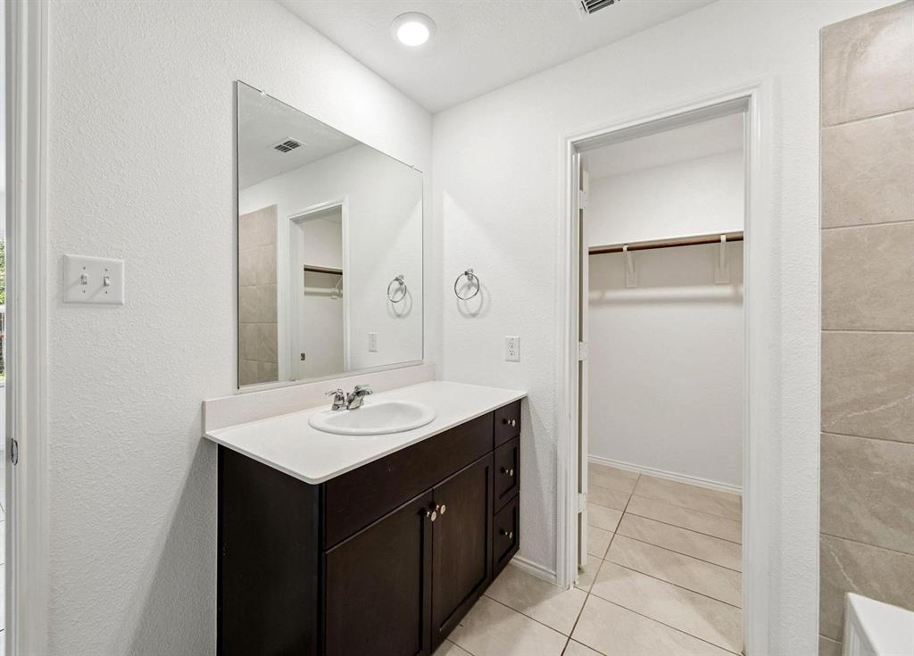 7781 Ruellia Road McKinney, TX 75071 - Photo 11 of 17 Primary Bath