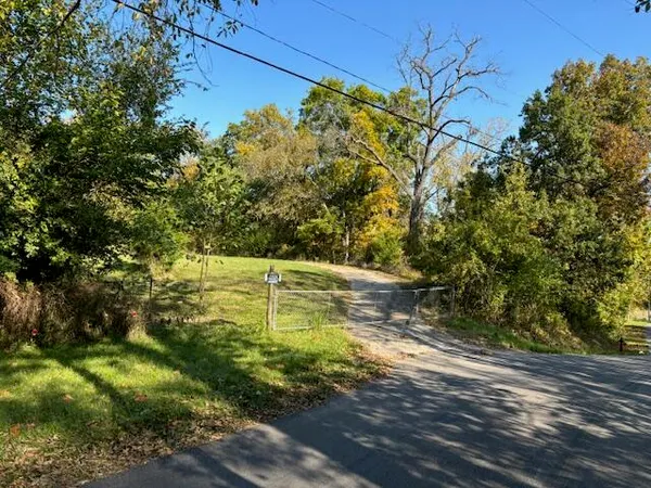 $300,000 | 6011 Northwest 56th Street, Kansas City, MO 64151