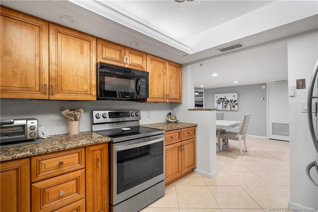 1357 Northeast Ocean Boulevard, Unit 103 Stuart, FL 34996 - Photo 13 of 33