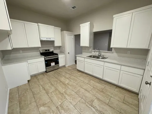 $2,300 | 6014 Beau Harp Court, Houston, TX 77049