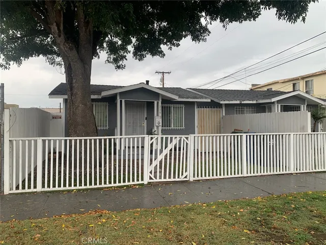 $950,000 | 117 South Cedar Avenue, Inglewood, CA 90301