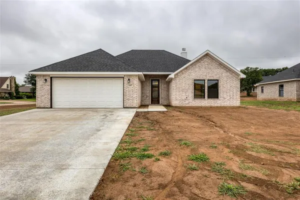 $285,000 | 1607 West College Street, Jacksboro, TX 76458