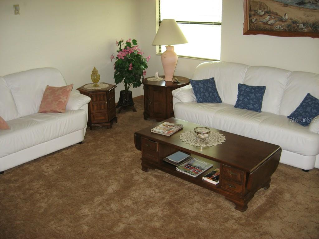 2526 Putter Road, Unit 601 Zellwood, FL 32798 - Photo 12 of 16 LIVING ROOM
