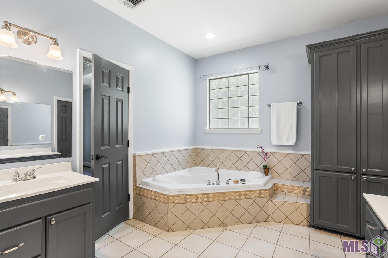 16931 Lavell Road Pride, LA 70770 - Photo 12 of 24 Master Bathroom