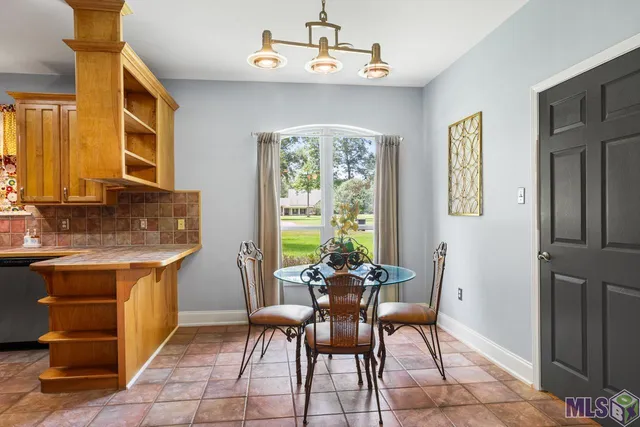 $375,000 | 16931 Lavell Road, Pride, LA 70770