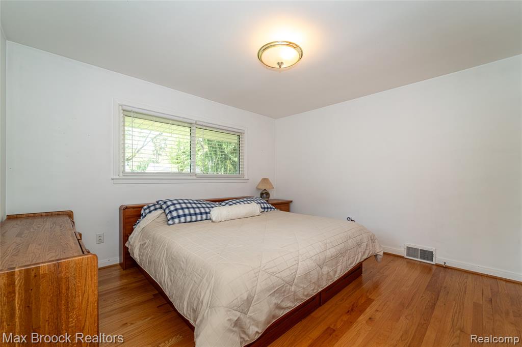 16926 Beverly Road Beverly Hills, MI 48025 - Photo 14 of 25