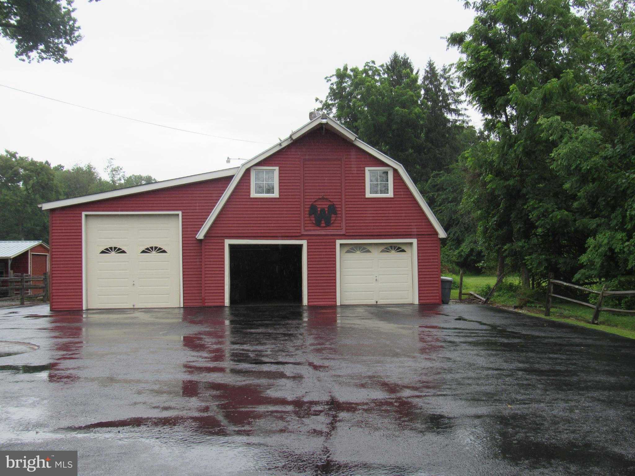 1819 Larkin Road Upper Chichester, PA 19061 - Photo 4 of 7 Barn