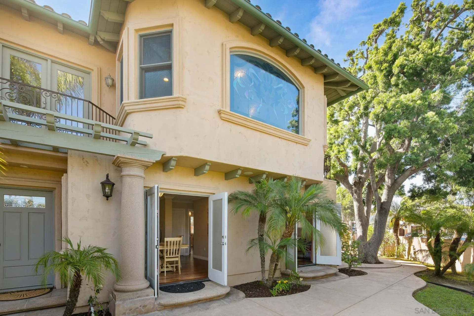 1100 Pine Street Coronado, CA 92118 - Photo 54 of 57 a view of a building with a tree