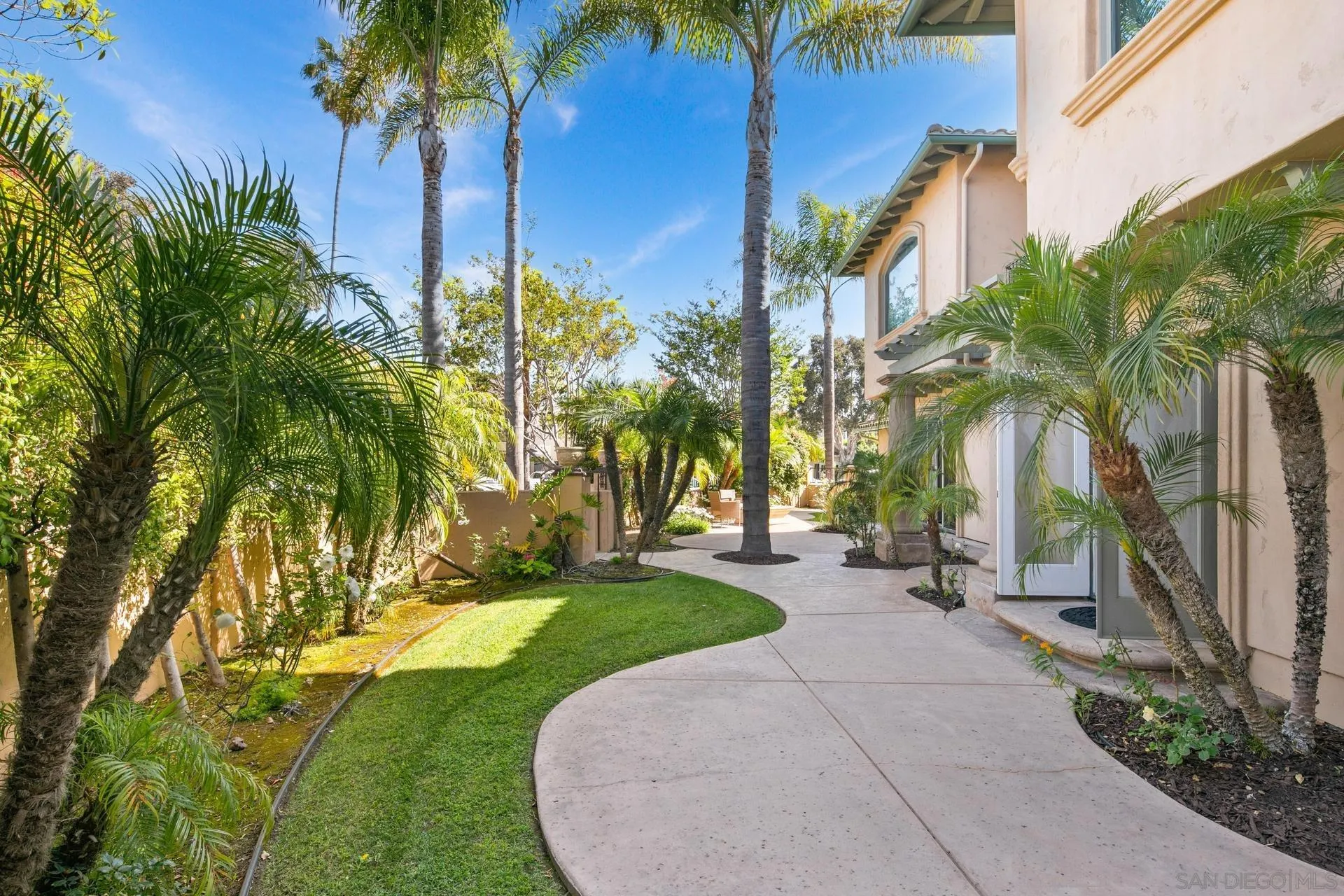 1100 Pine Street Coronado, CA 92118 - Photo 56 of 57 a view of a backyard