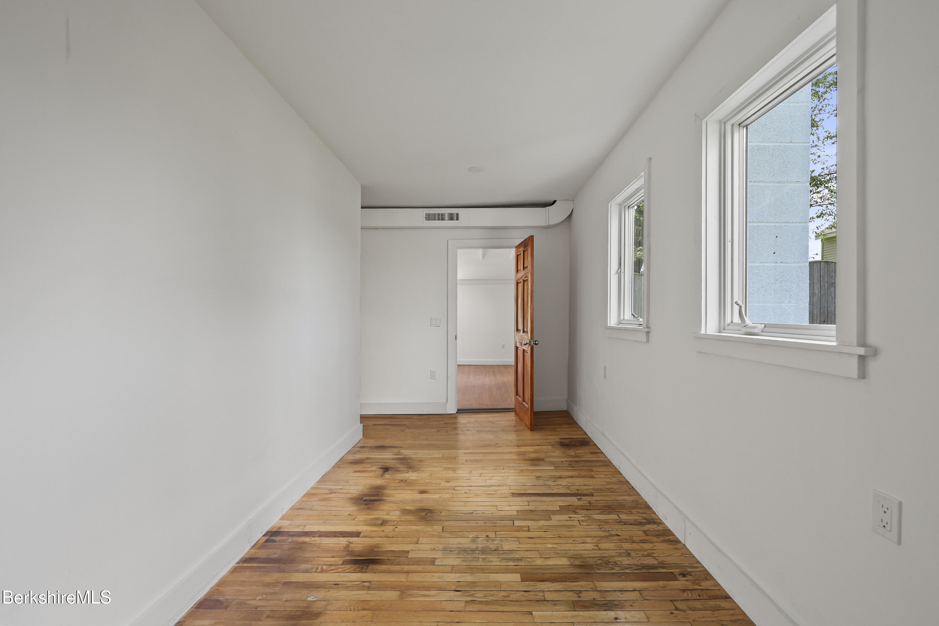 689 North Main Street Sheffield, MA 01257 - Photo 11 of 24 125 Office