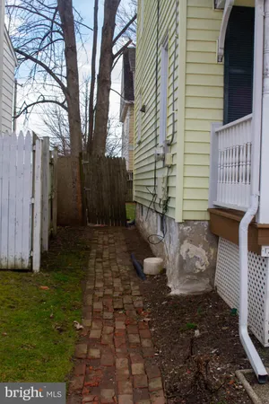 $1,800 | 234 East Linden Street, Unit A, Kennett Square, PA 19348