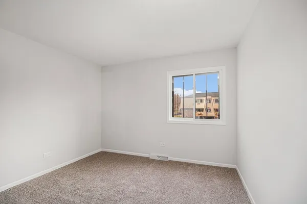 $179,900 | 319 Dunning Avenue, Unit 3A, West Dundee, IL 60118