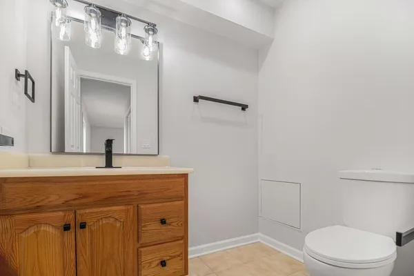 $179,900 | 319 Dunning Avenue, Unit 3A, West Dundee, IL 60118