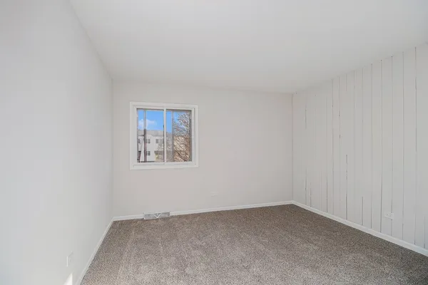 $179,900 | 319 Dunning Avenue, Unit 3A, West Dundee, IL 60118