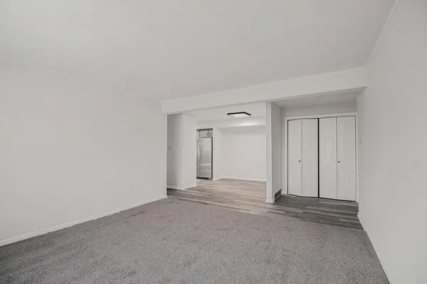 $179,900 | 319 Dunning Avenue, Unit 3A, West Dundee, IL 60118