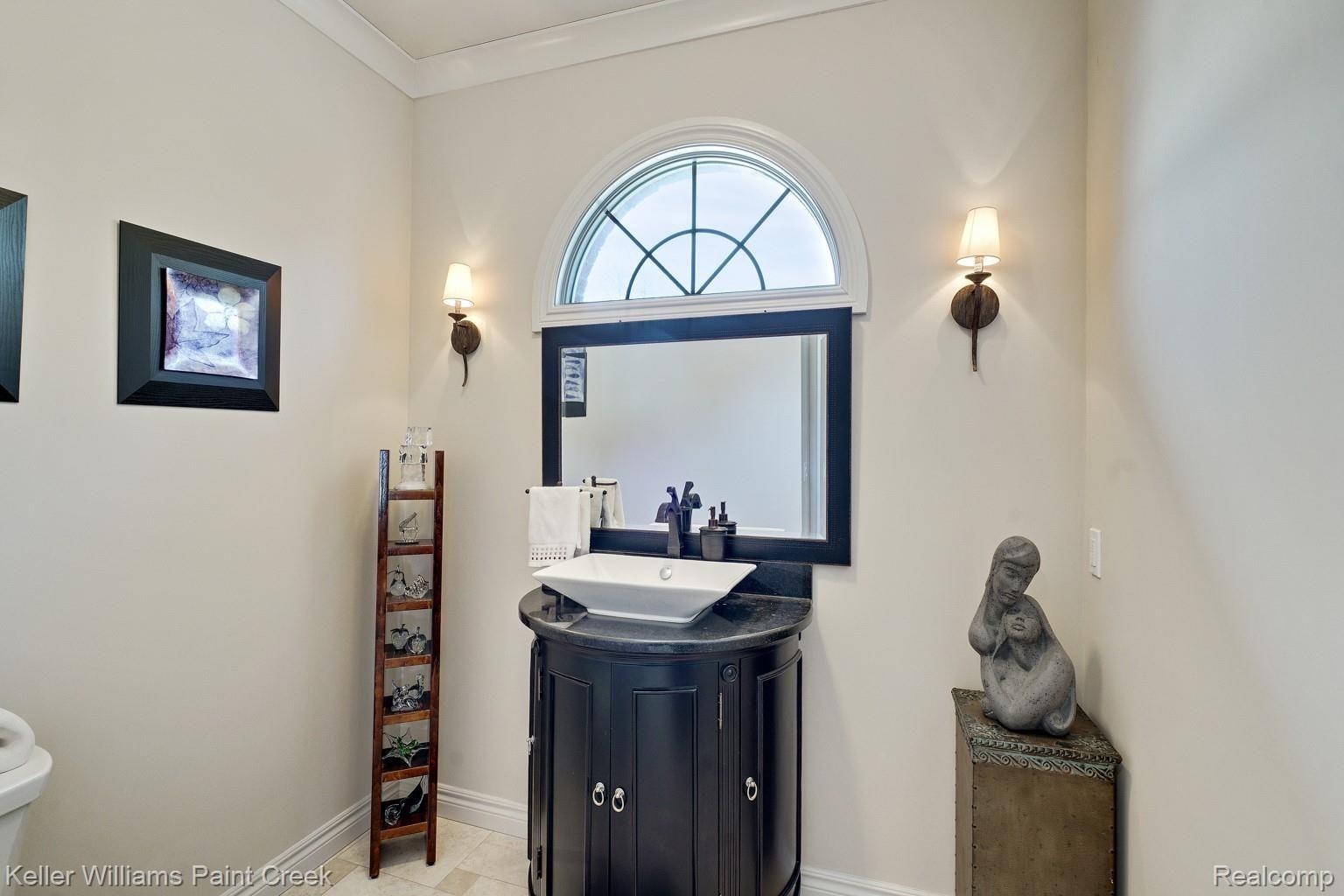2926 Croftshire Court Rochester, MI 48306 - Photo 15 of 72 Formal Guest Bath with beautiful attention to detail.