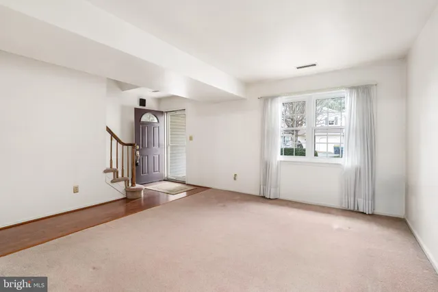 $334,900 | 102 Upper Valley Lane, Newark, DE 19711