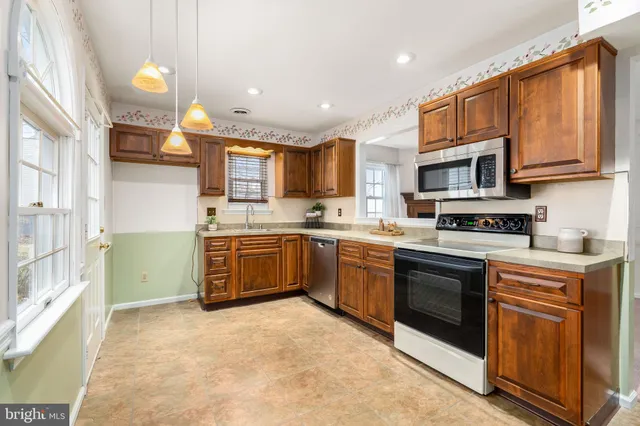 $334,900 | 102 Upper Valley Lane, Newark, DE 19711