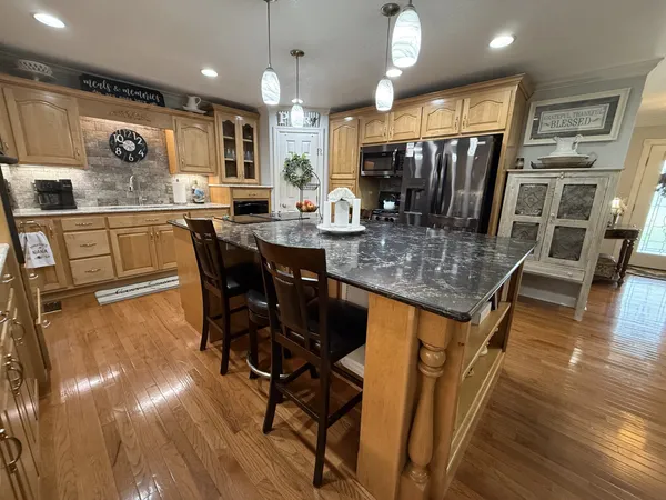 $695,000 | 646 Indian Creek Road, Huntland, TN 37345