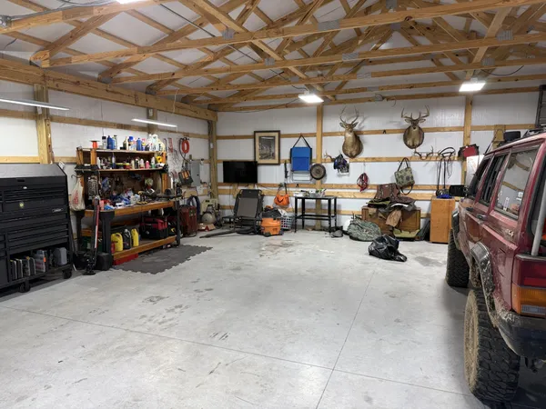 $695,000 | 646 Indian Creek Road, Huntland, TN 37345